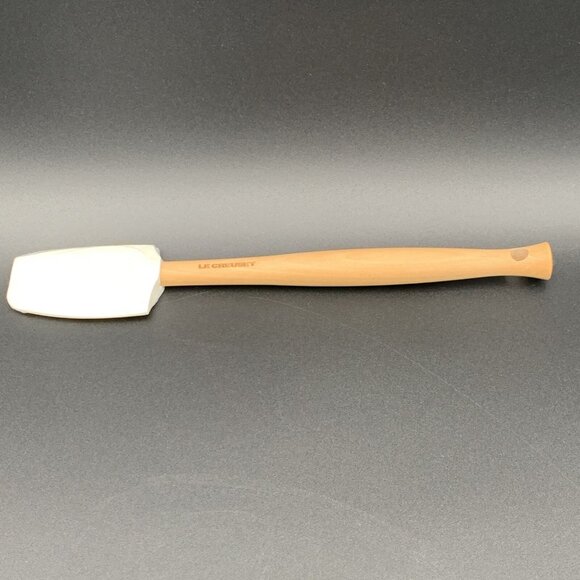 Le Creuset Spatula Silicone Craft Series Small 11 1/8 x 1 3/4 White Wood Handle - Picture 1 of 4